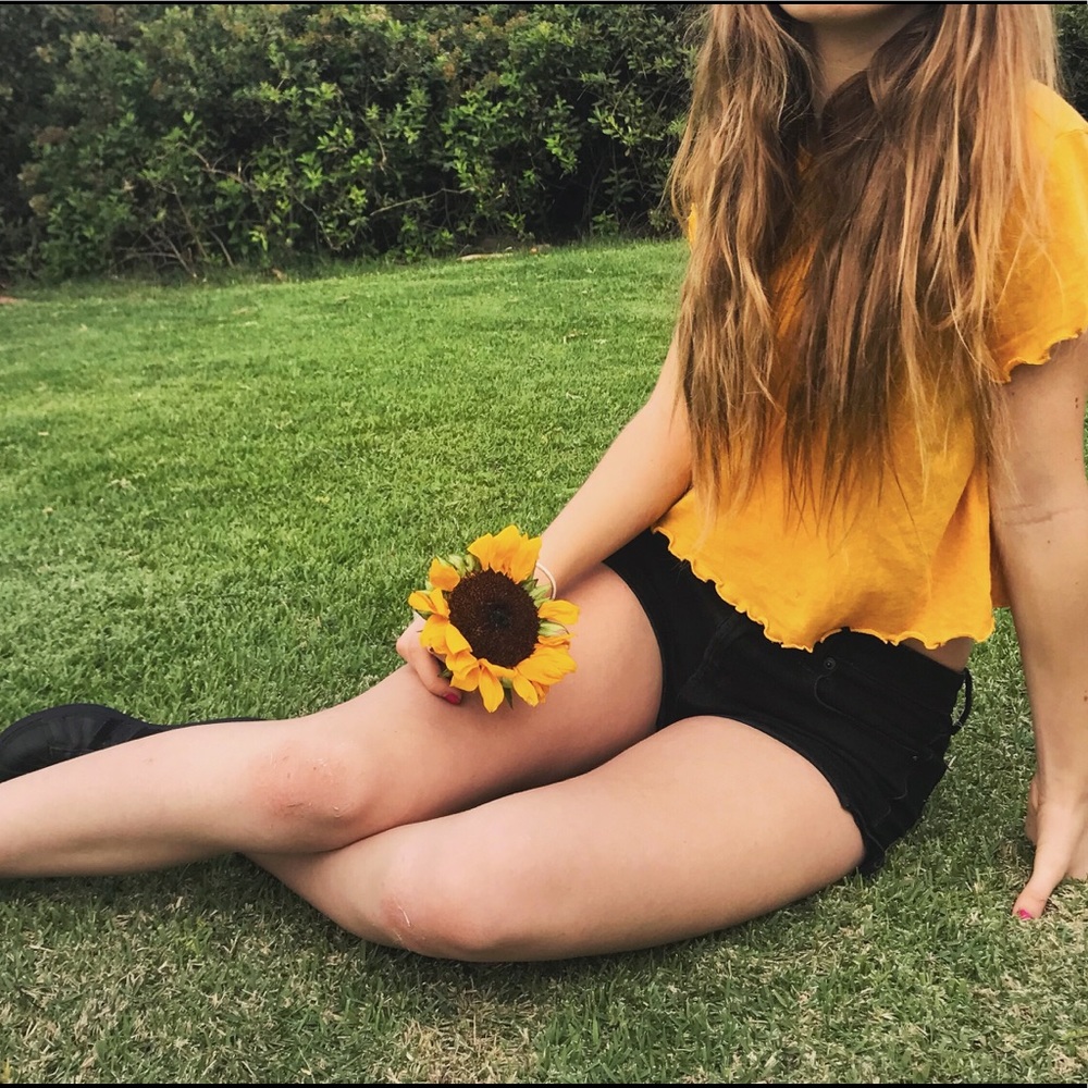 PS basics yellow t-shirt